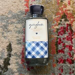 Bath & Body Works Gingham Shea & Vitamin E Shower Gel